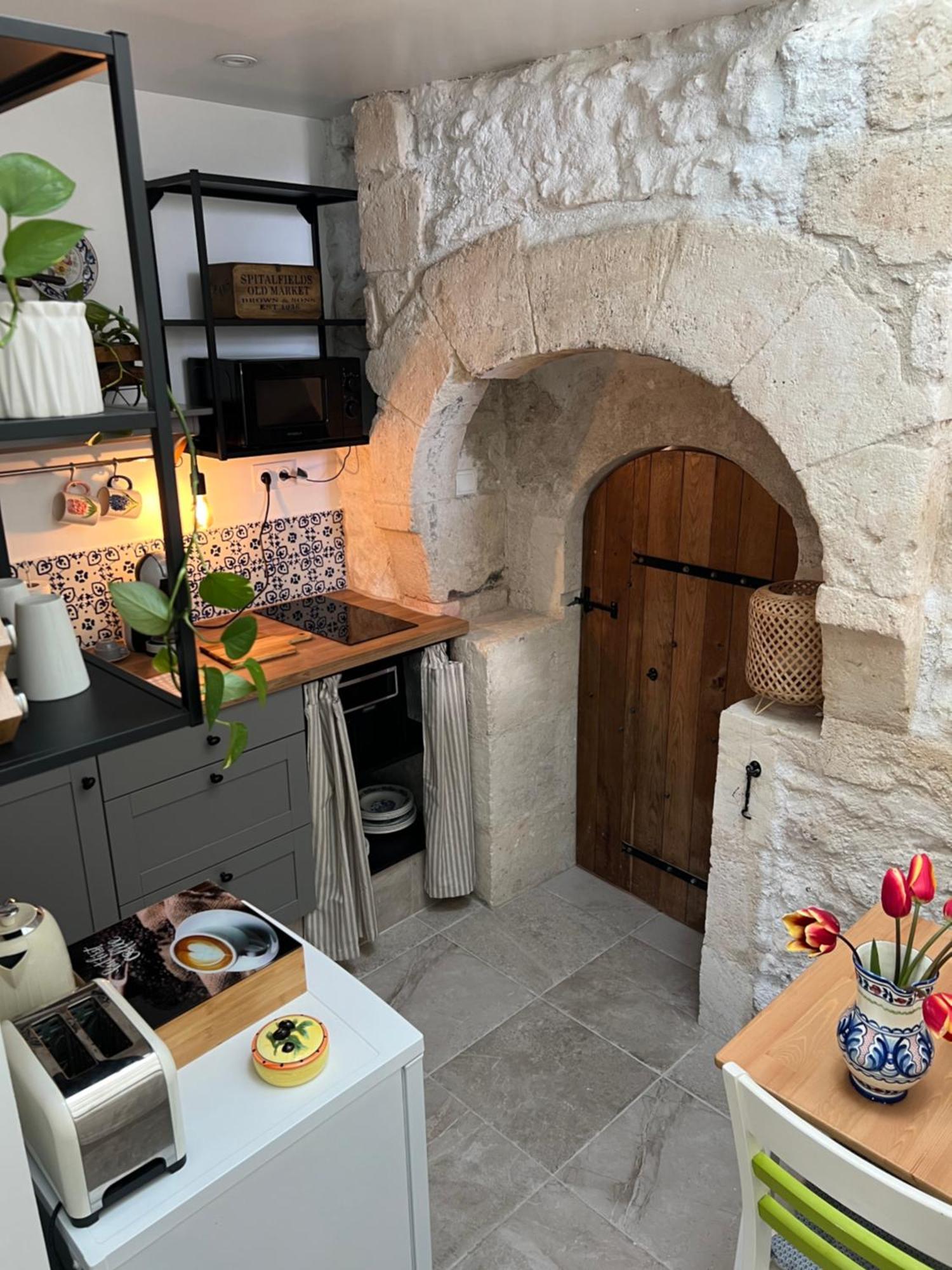 Entire Apartment With Swimming Pool Near Aubeterre Saint-Romain  Buitenkant foto
