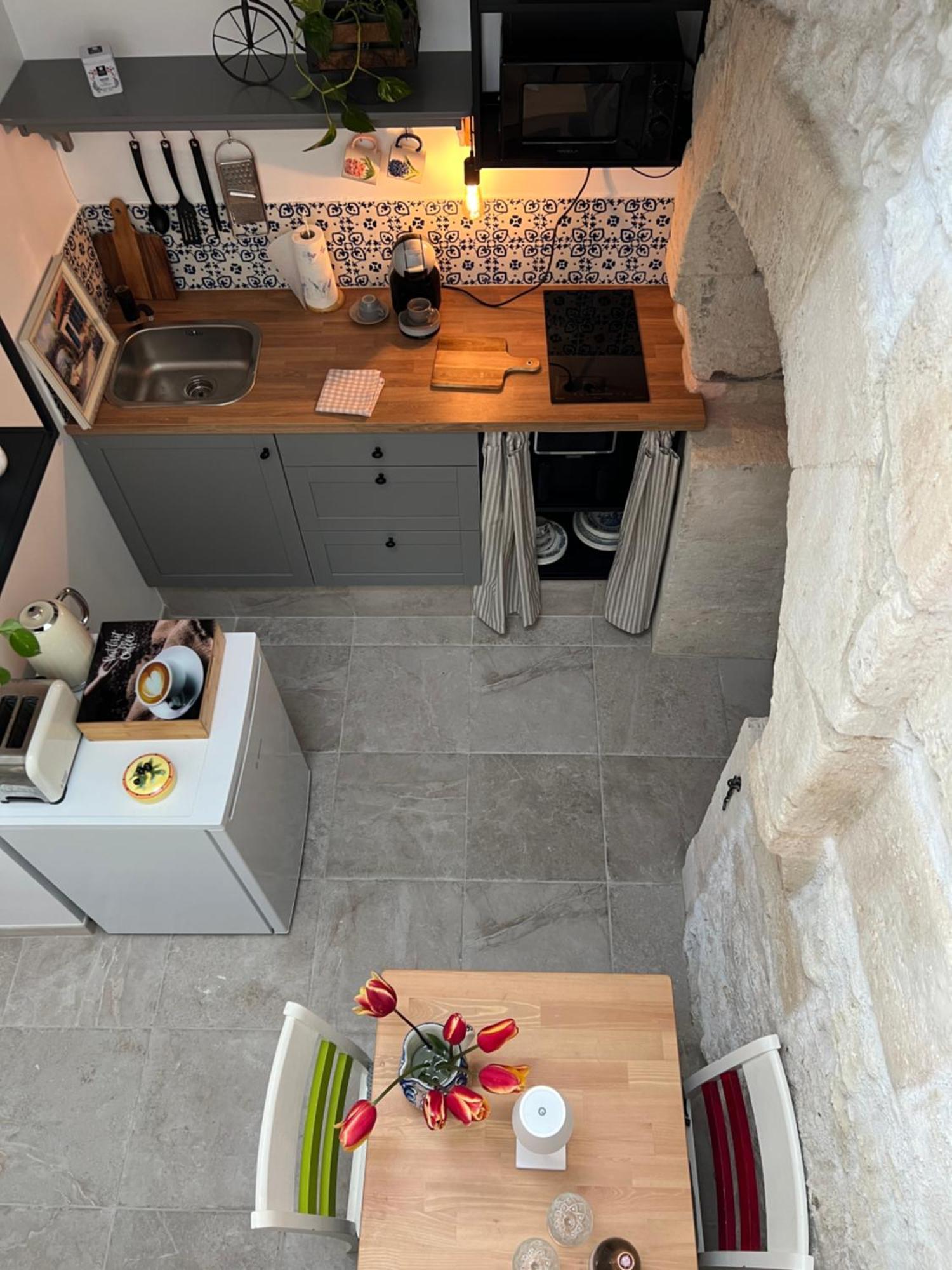 Entire Apartment With Swimming Pool Near Aubeterre Saint-Romain  Buitenkant foto