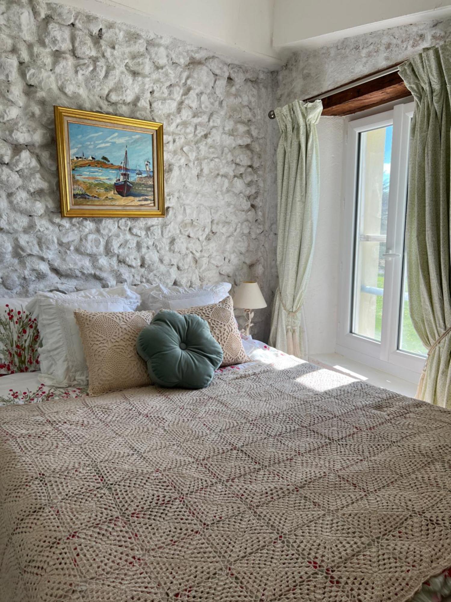 Entire Apartment With Swimming Pool Near Aubeterre Saint-Romain  Buitenkant foto