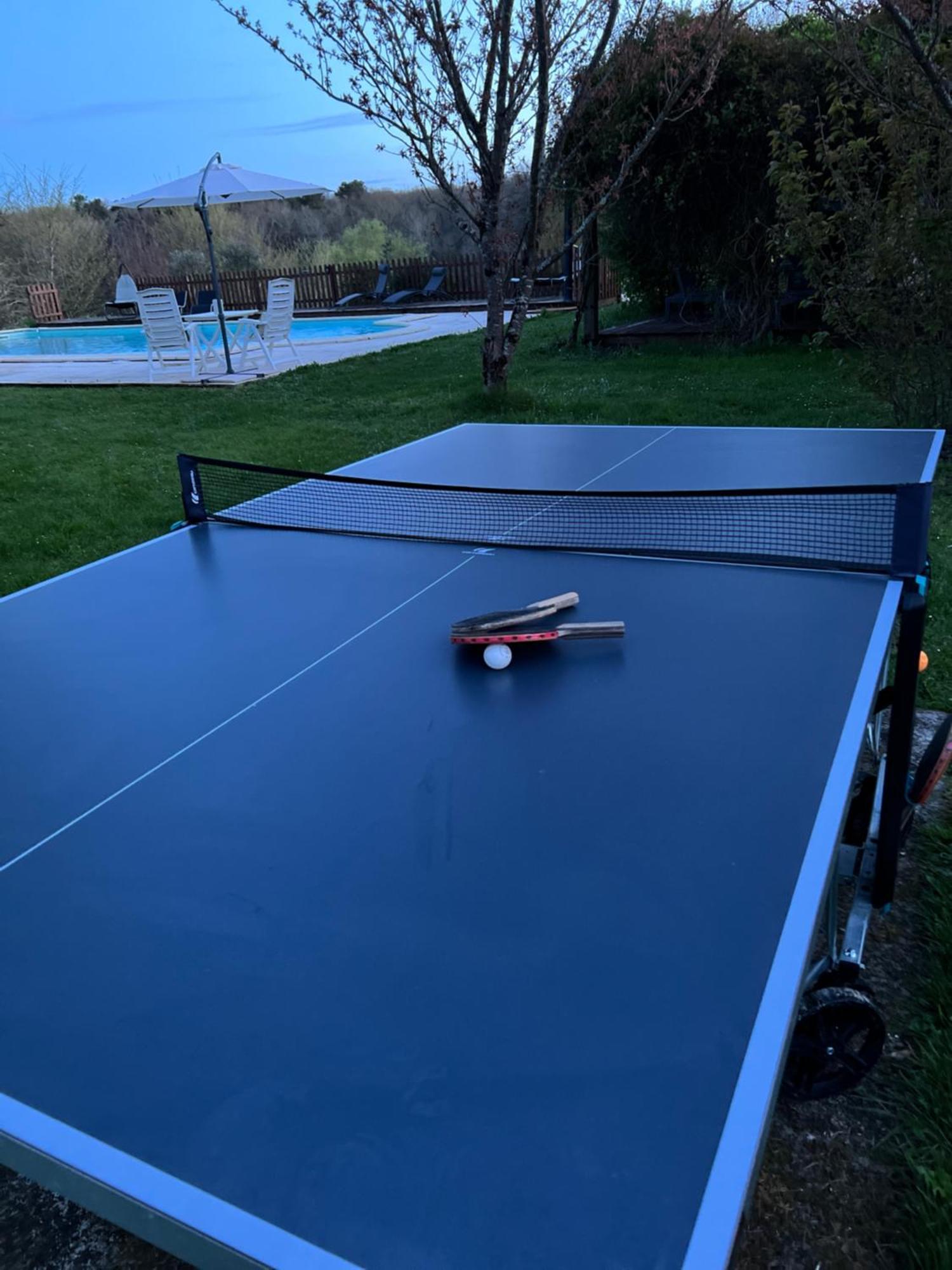 Entire Apartment With Swimming Pool Near Aubeterre Saint-Romain  Buitenkant foto
