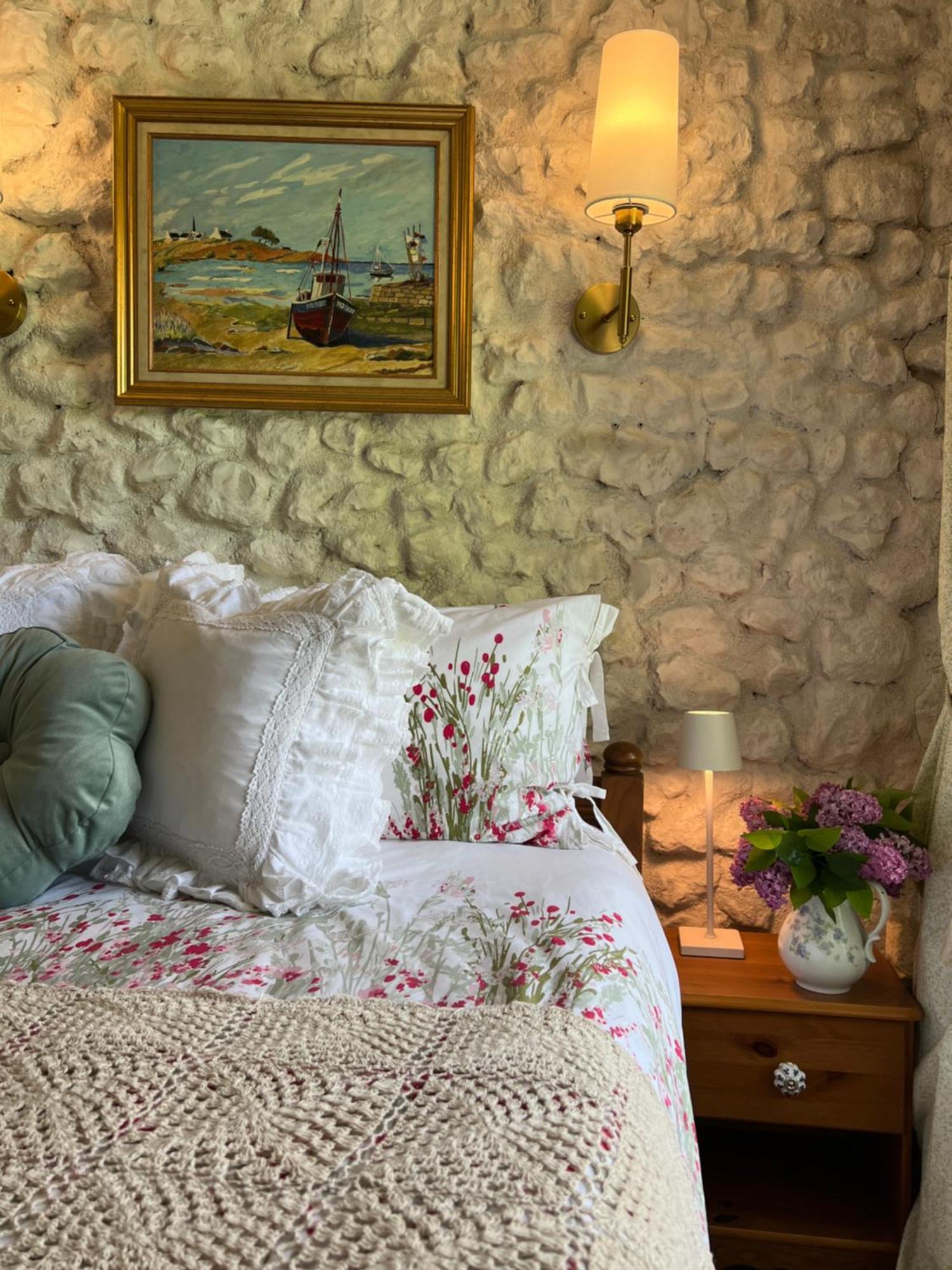 Entire Apartment With Swimming Pool Near Aubeterre Saint-Romain  Buitenkant foto